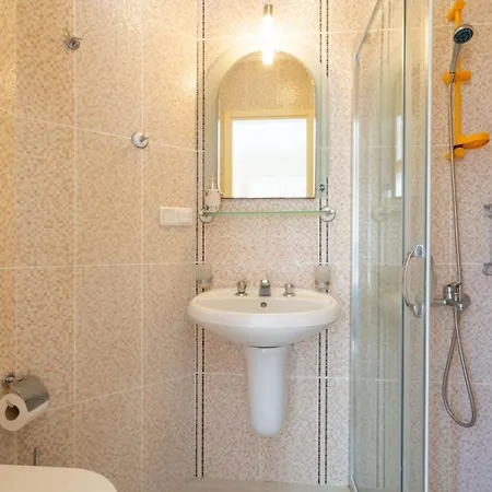 Atlantis Vilă *